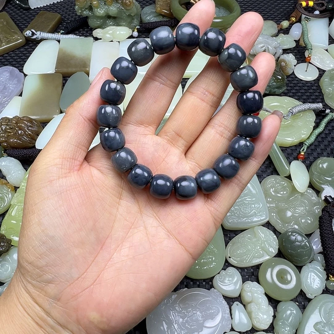 和田玉未镶嵌颈饰卡12左右