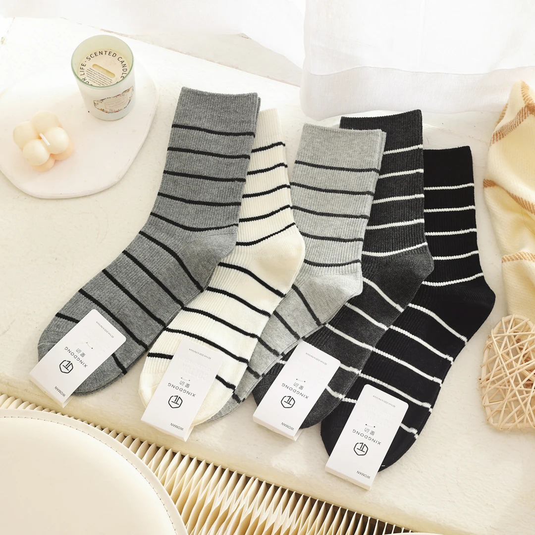 袜子女秋冬中筒袜 韩范学院风黑灰米白条纹女袜吸汗透气防臭棉袜