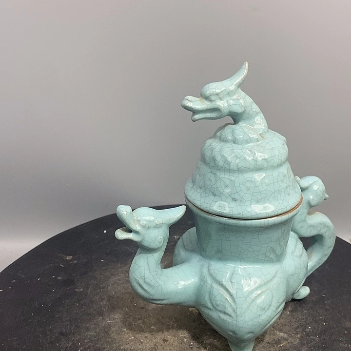 汝窑龙兽凤柄壶造型美观