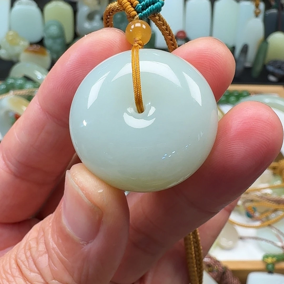 幸***草和田玉未镶嵌颈饰