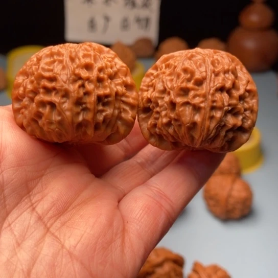 文玩核桃吊坠龙眼全品37