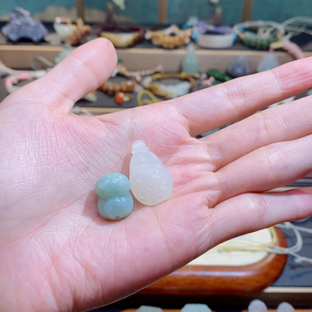 和田玉未镶嵌颈饰木*木