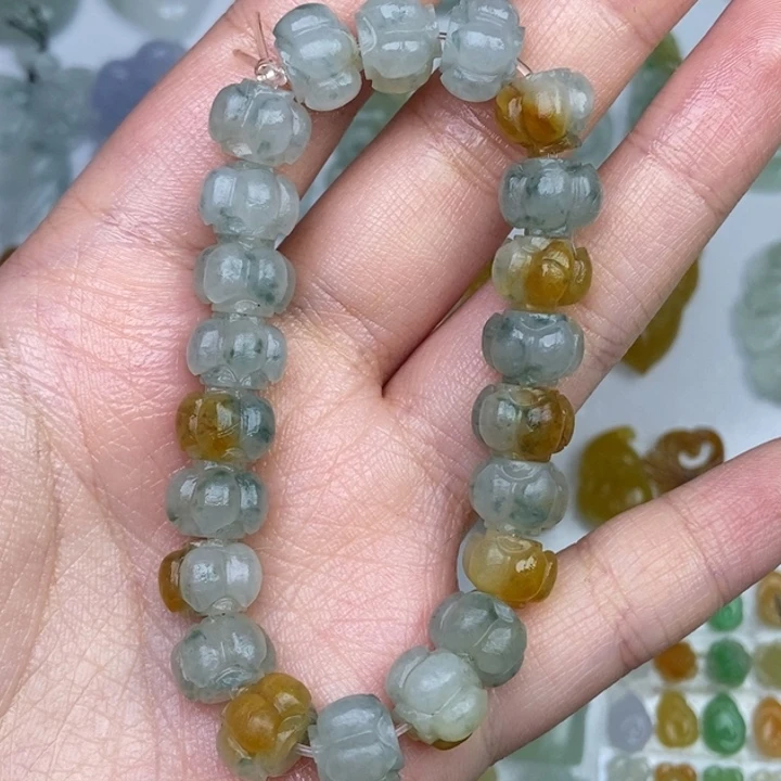定制翡翠未镶嵌手串