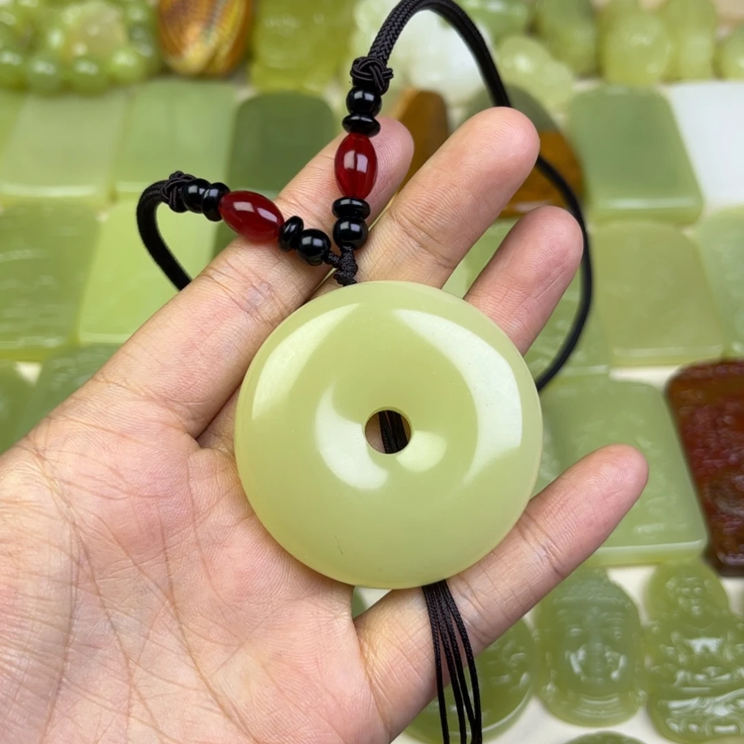 新疆昆仑山平安扣