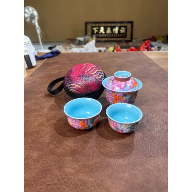a 210珐琅彩万花一壶二杯旅行茶具
