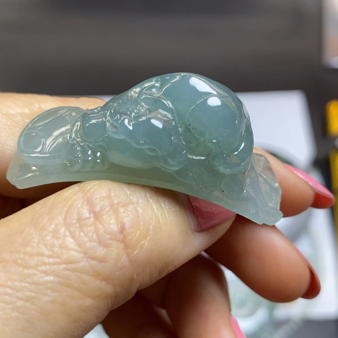 定制翡翠未镶嵌手牌