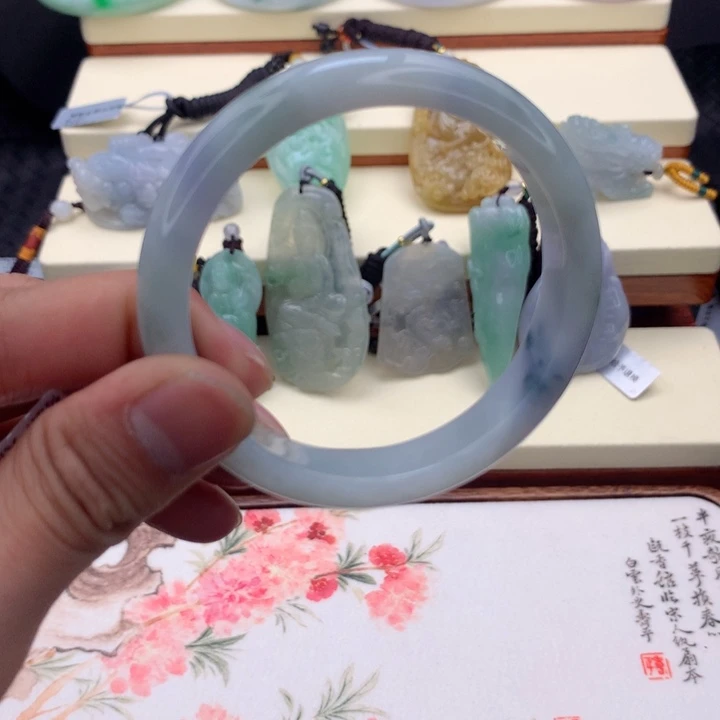 翡翠未镶嵌手镯手镯
