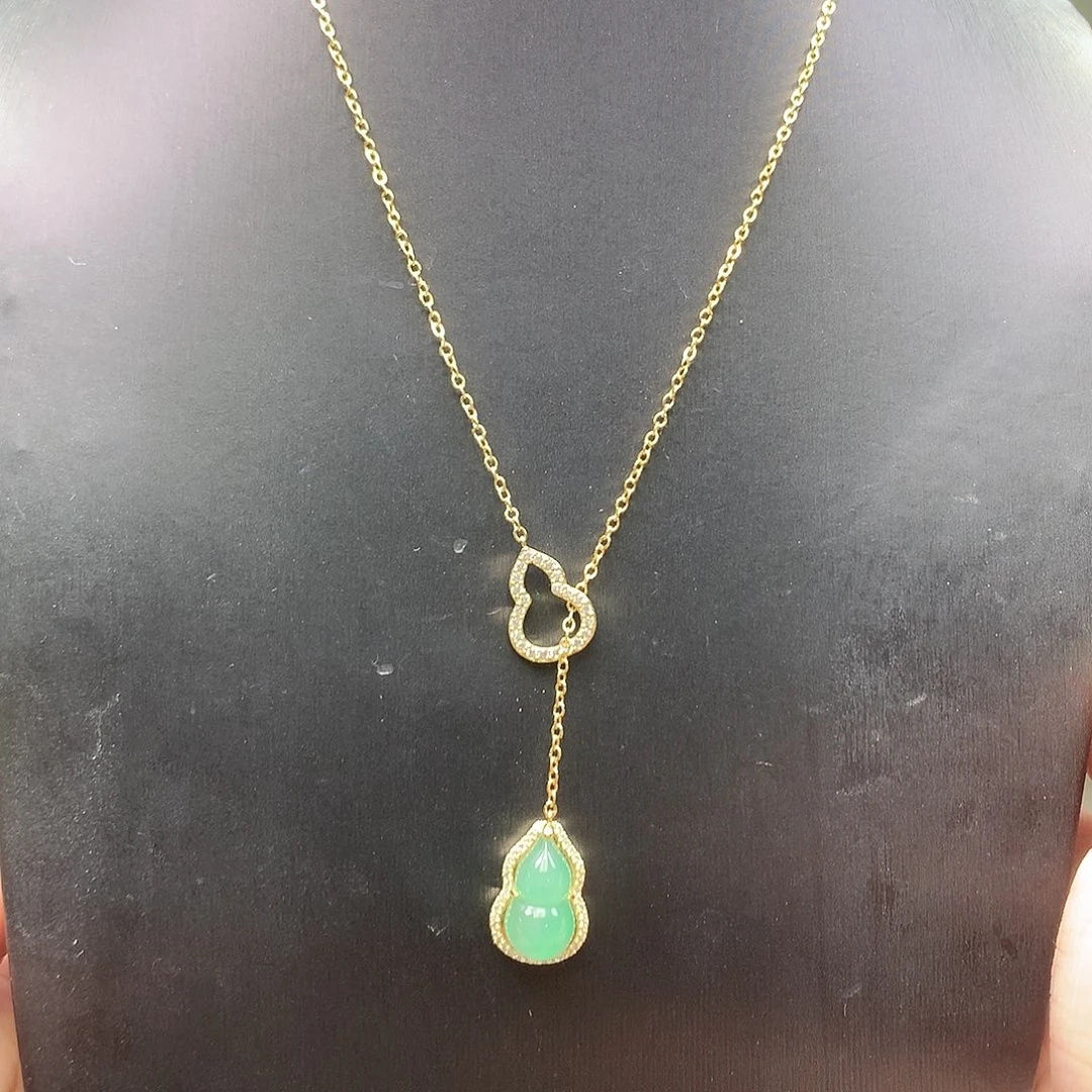 石英质玉未镶嵌颈饰