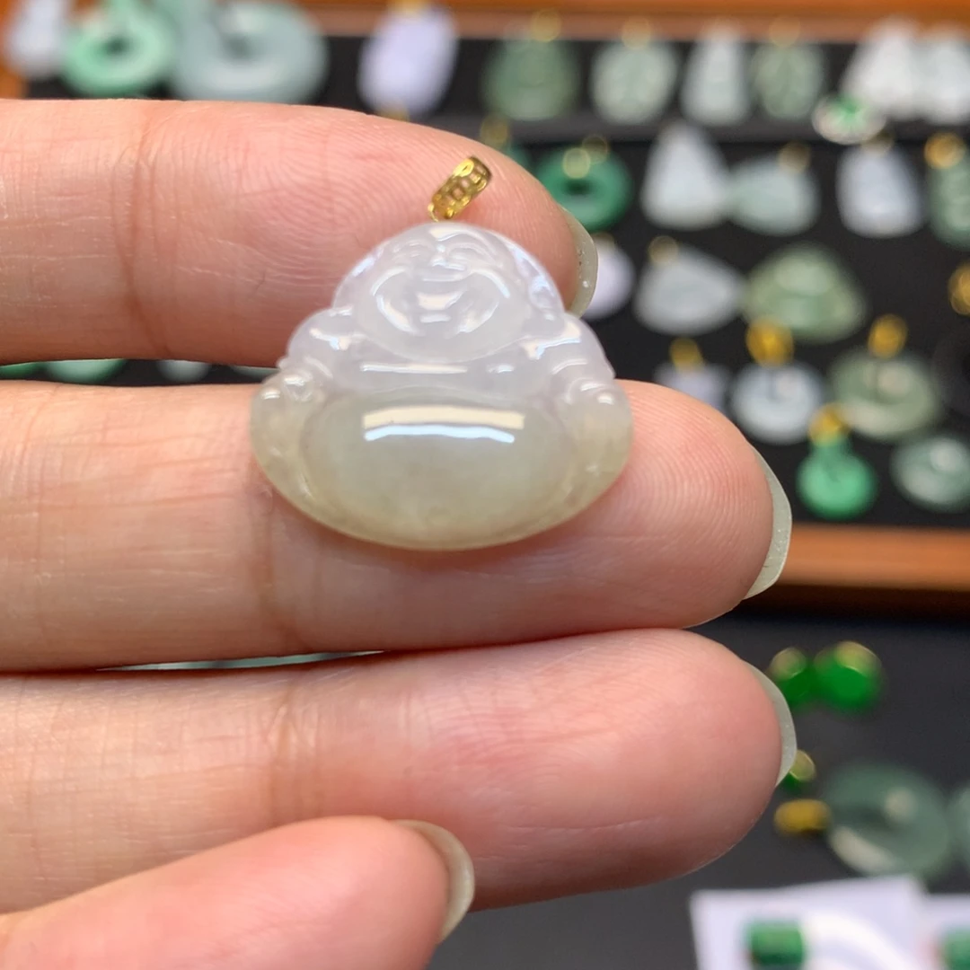 翡翠18K金镶嵌颈饰有纹裂