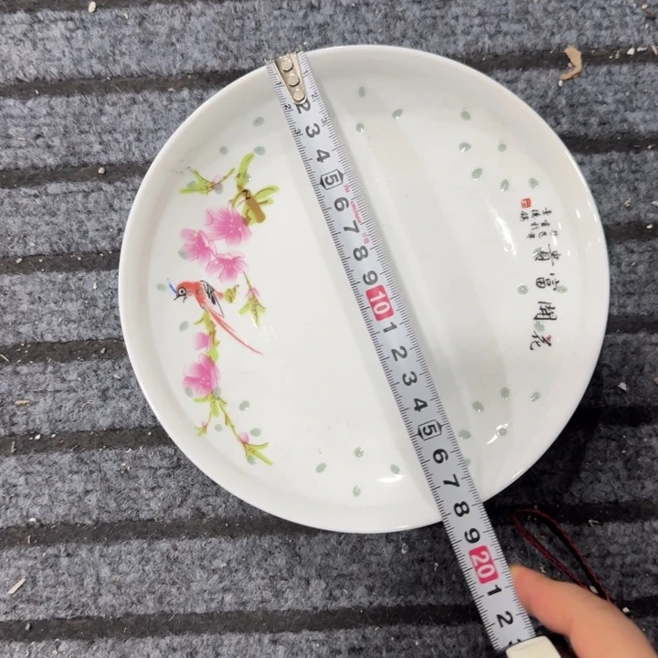 景德镇陶瓷摆件展品