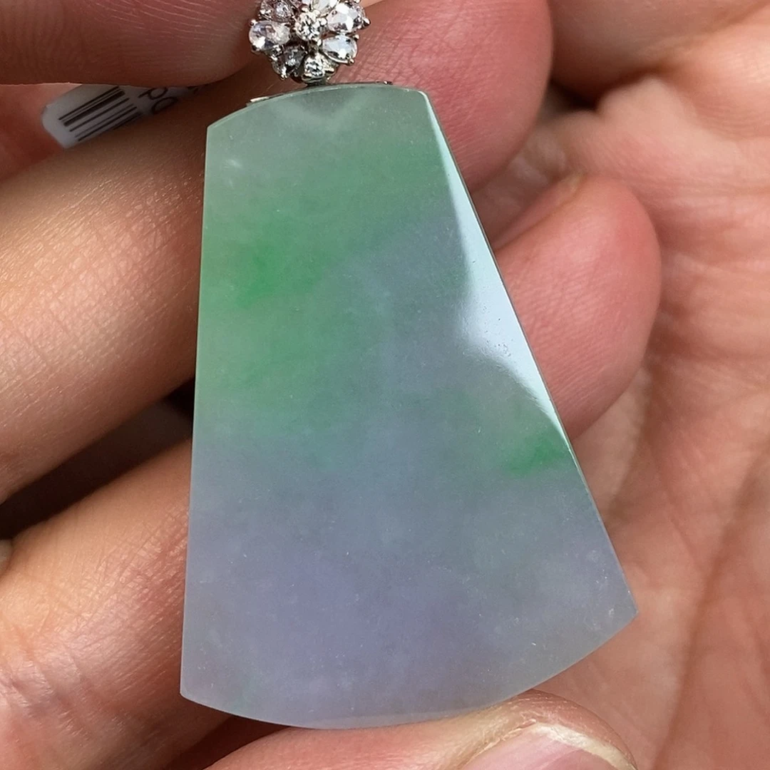 翡翠18K金镶嵌颈饰无事牌