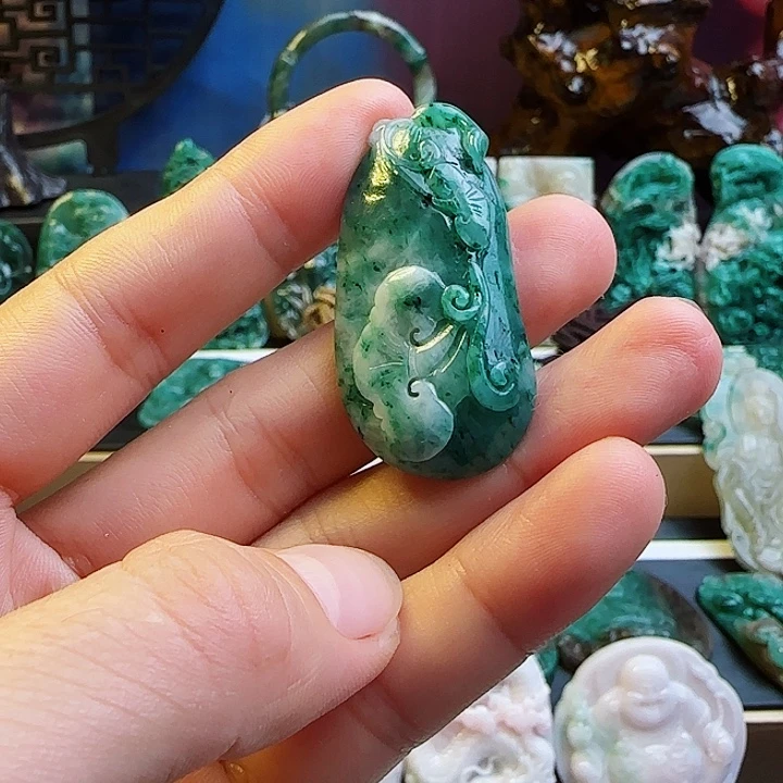 未镶嵌独山玉颈饰