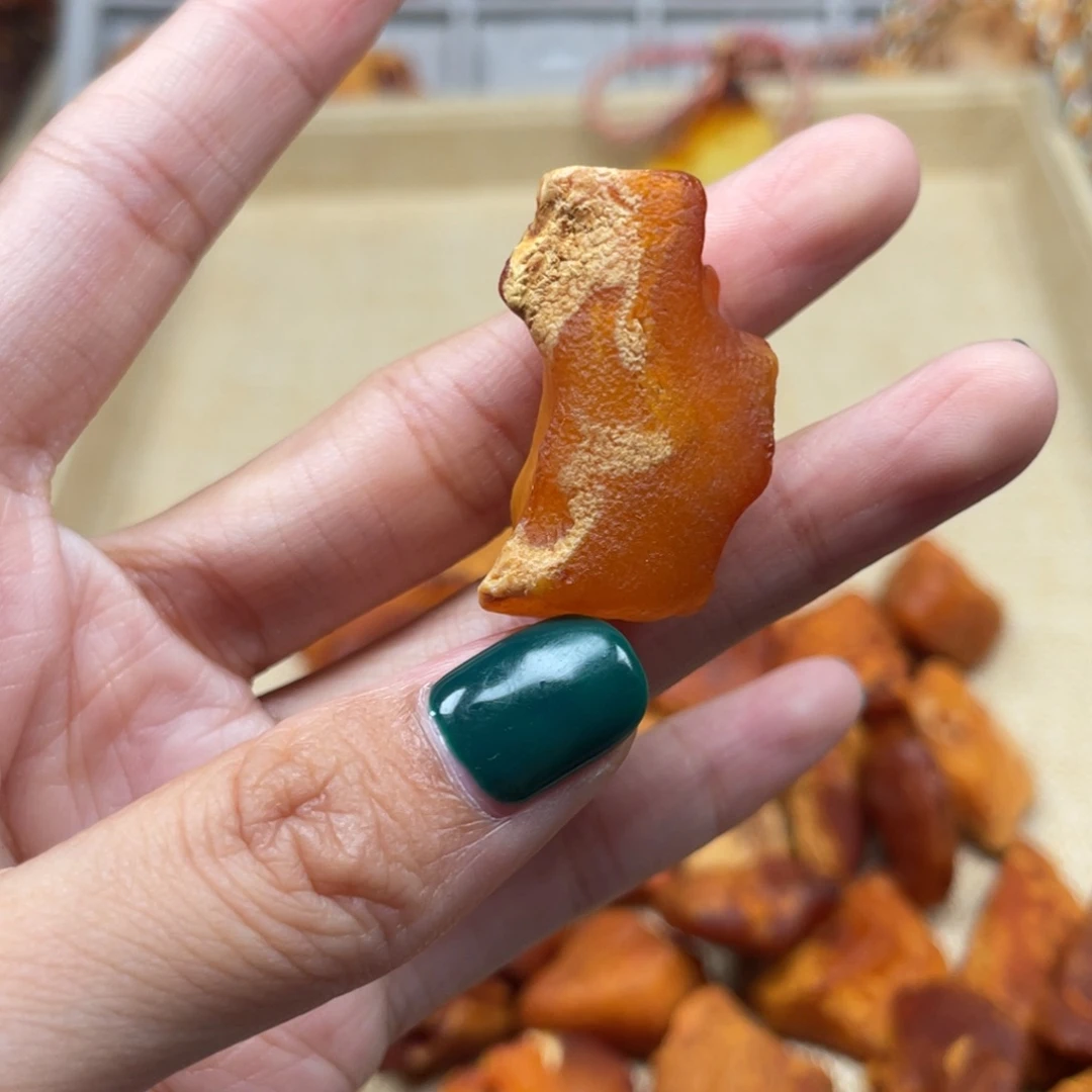 未镶嵌蓝珀珠宝奇石