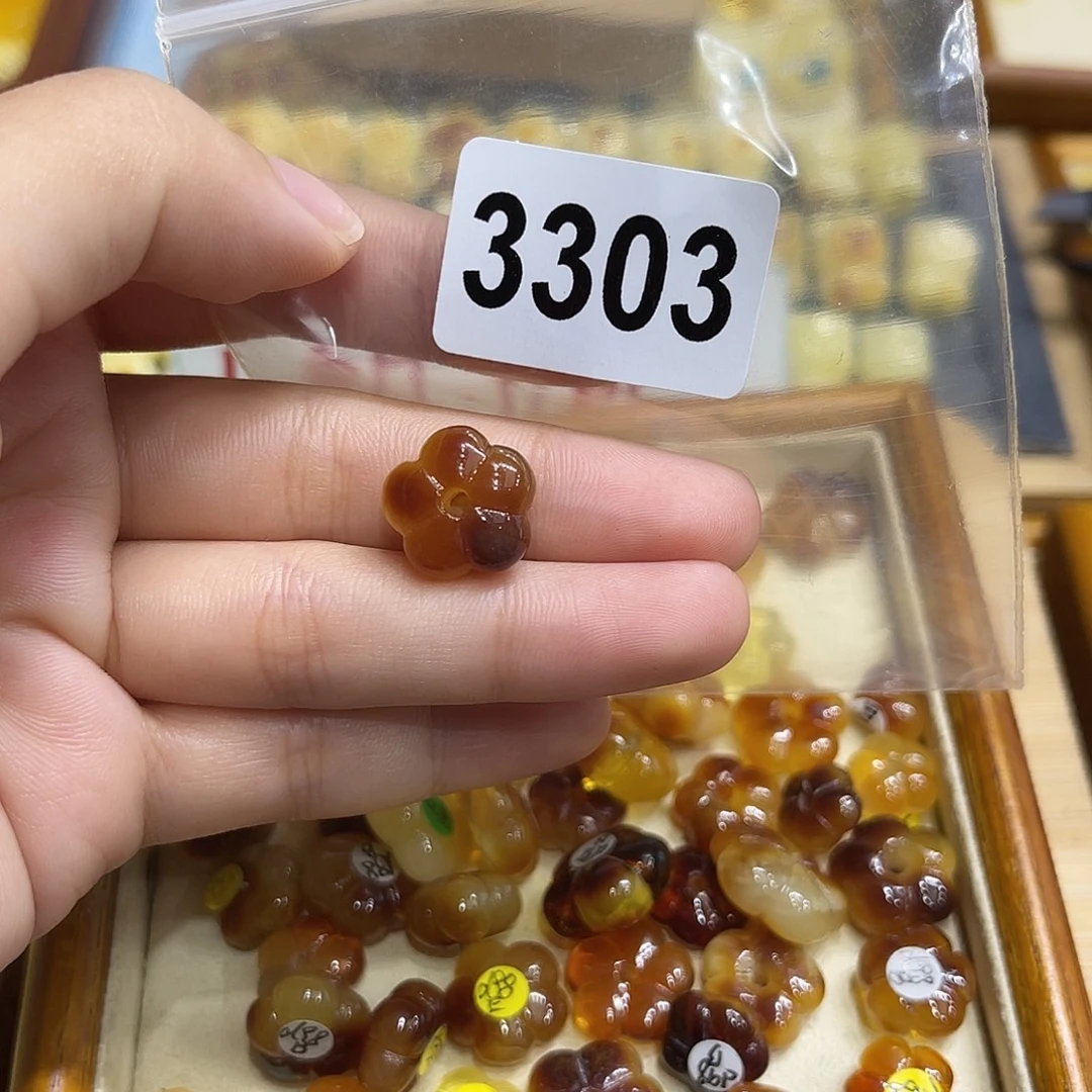 琥珀未镶嵌珠宝奇石