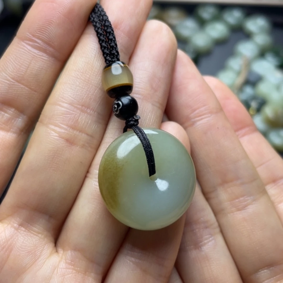 【闪购商品】颈饰未镶嵌和田玉