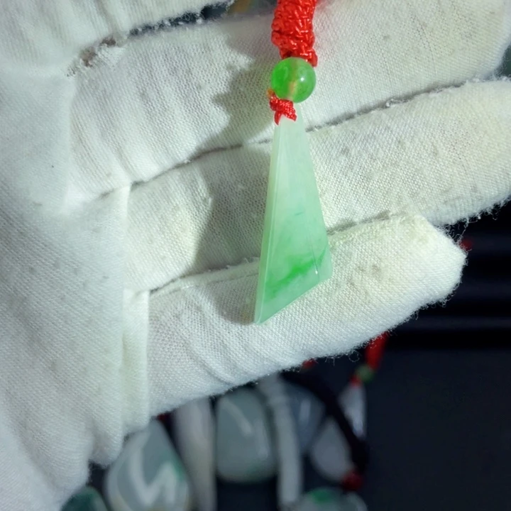 翡翠未镶嵌挂件片料