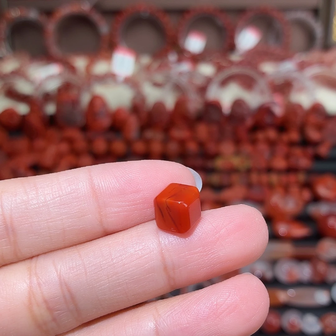 南红玛瑙未镶嵌颈饰火焰纹方糖7*8