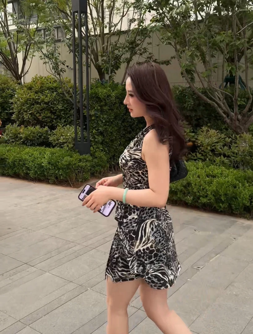 【月露思】原创现货花豹系带显瘦无袖连衣裙