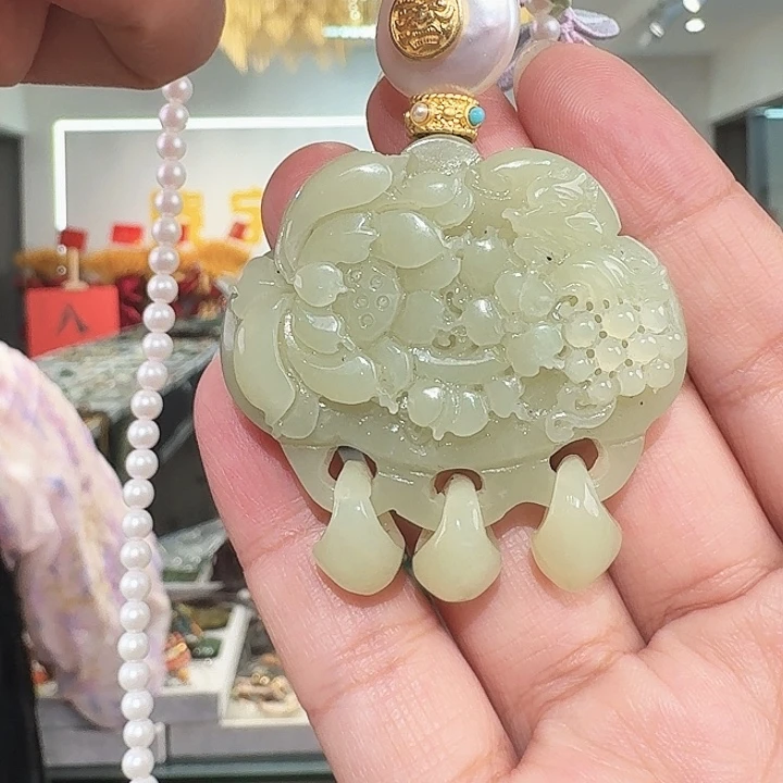 和田玉未镶嵌颈饰