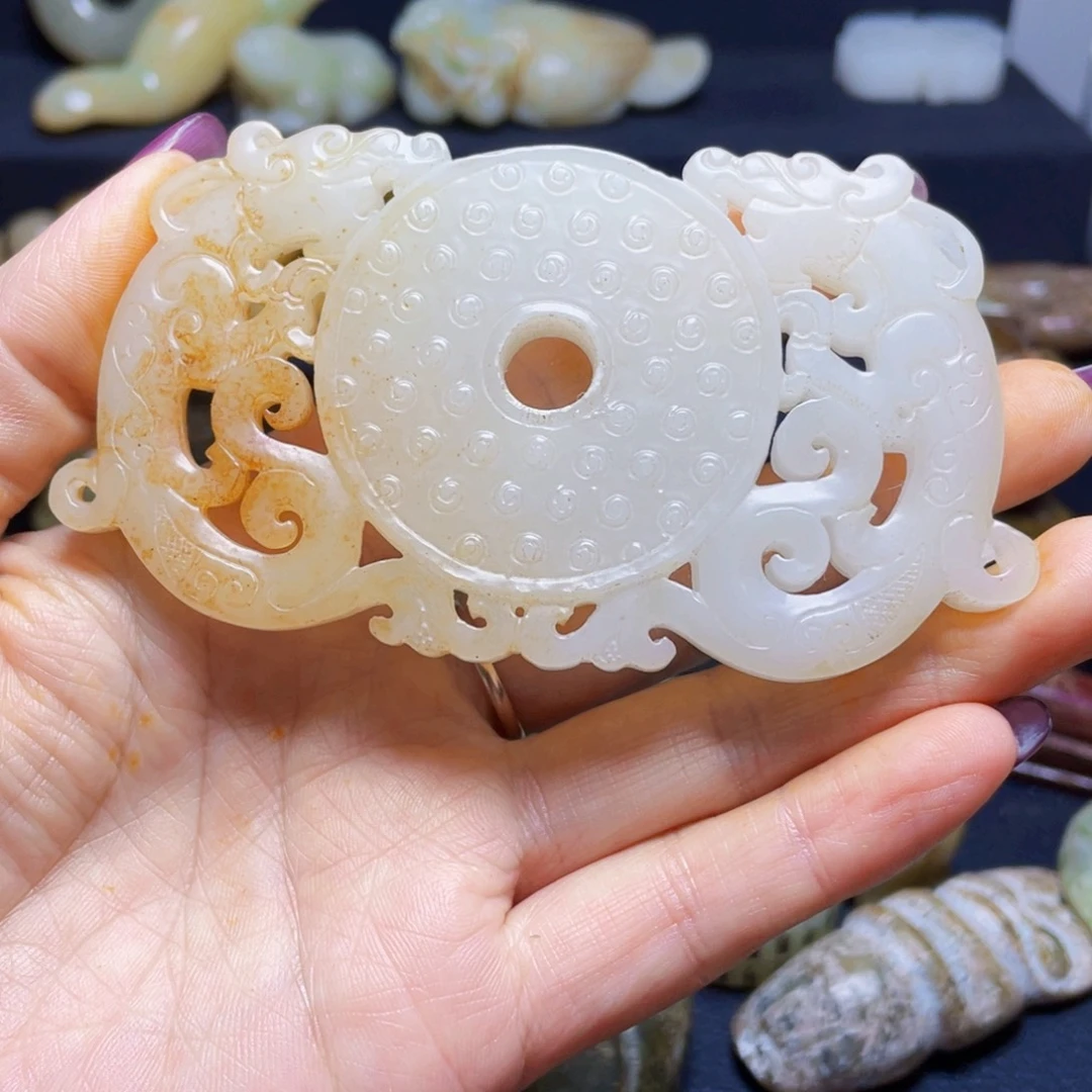 岫岩老玉（透闪石质玉）未镶嵌颈饰