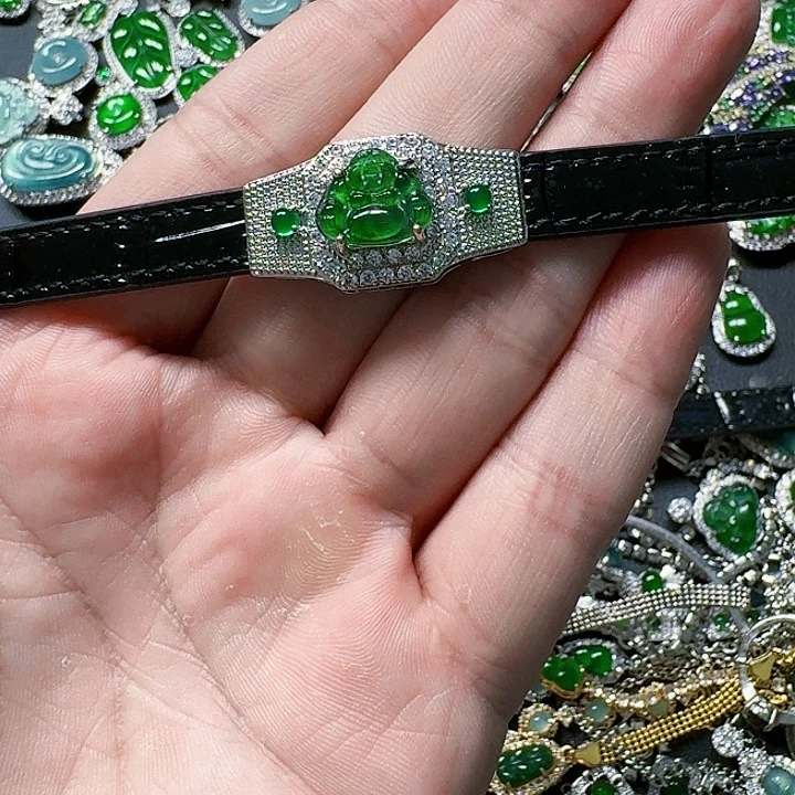 翡翠颈饰未镶嵌天然A货翡翠放漏