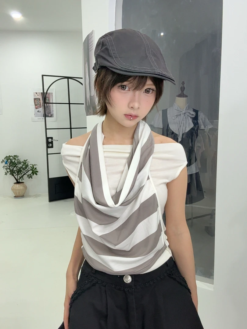 奶茶色条纹荡领系带假两件露肩上衣