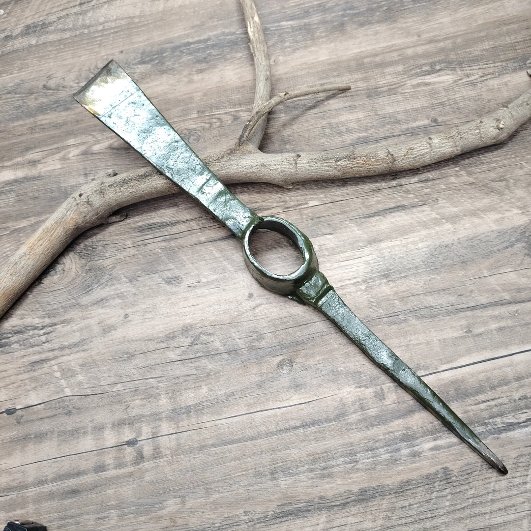 家用大号十字洋镐锄头工程挖沟开垄户外破桩挖树根工具