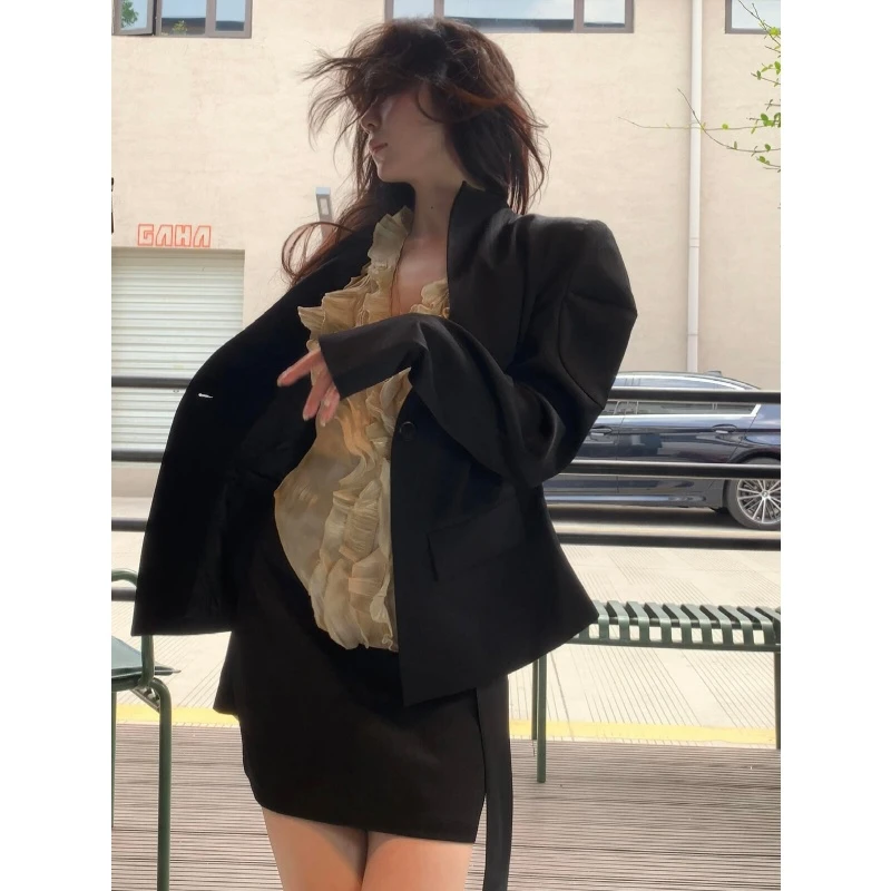 MARIE.COCO秋季高级感西装外套内搭别致设计感荷叶边上衣气质短裙