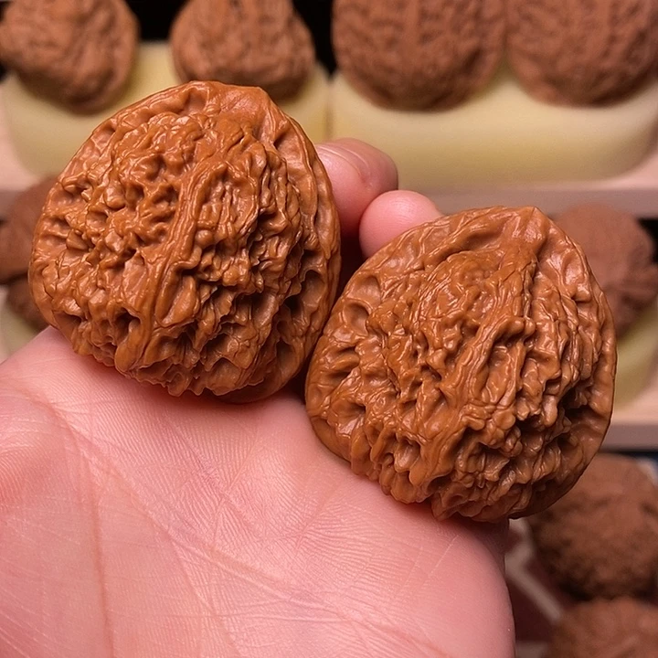 吊坠文玩核桃40正三角疆