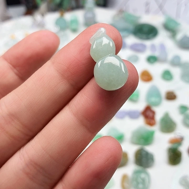 颈饰未镶嵌翡翠葫芦果绿
