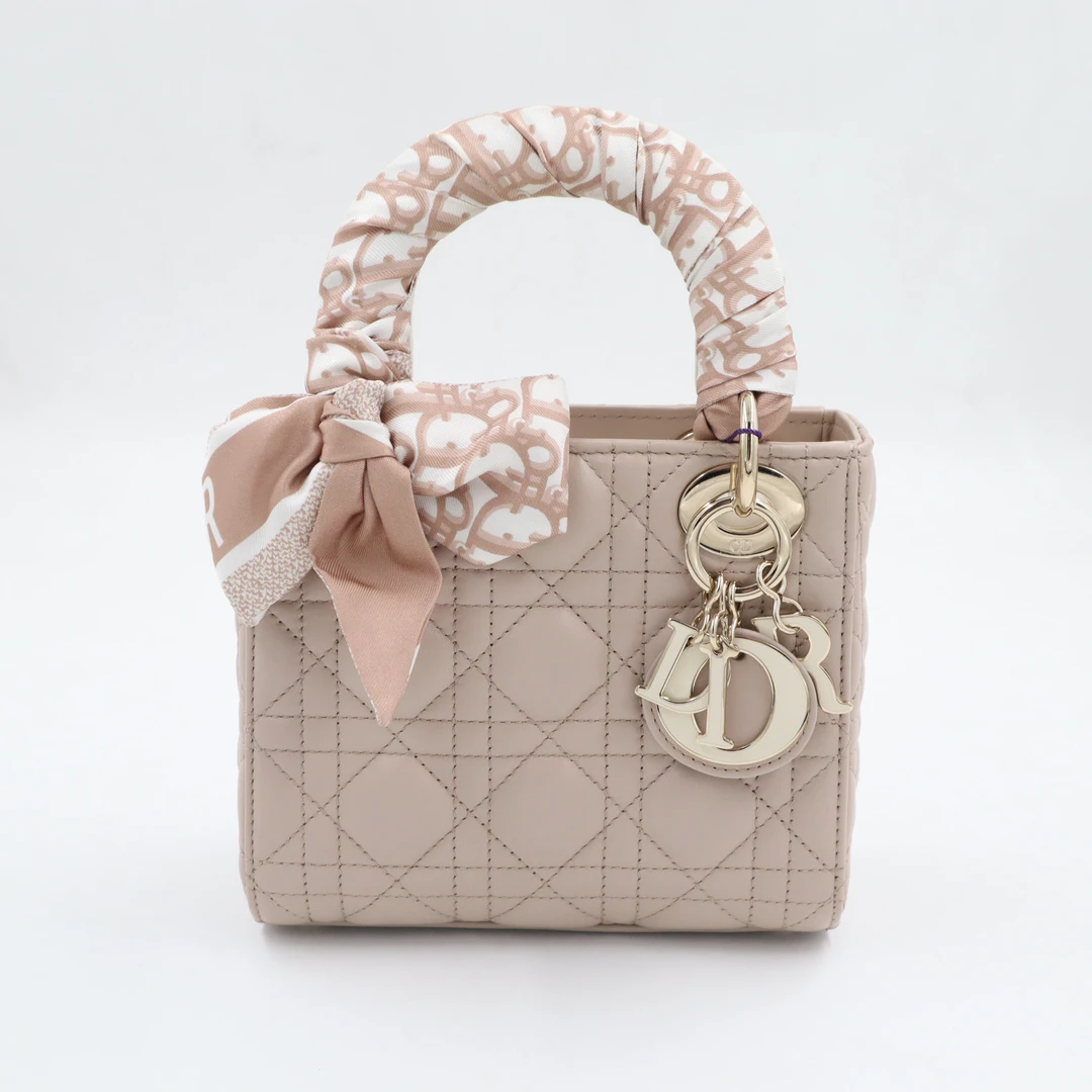 全新未使用 DIOR/迪奥 戴妃三格羊皮奶茶皮扣包正品丝巾/JM9069