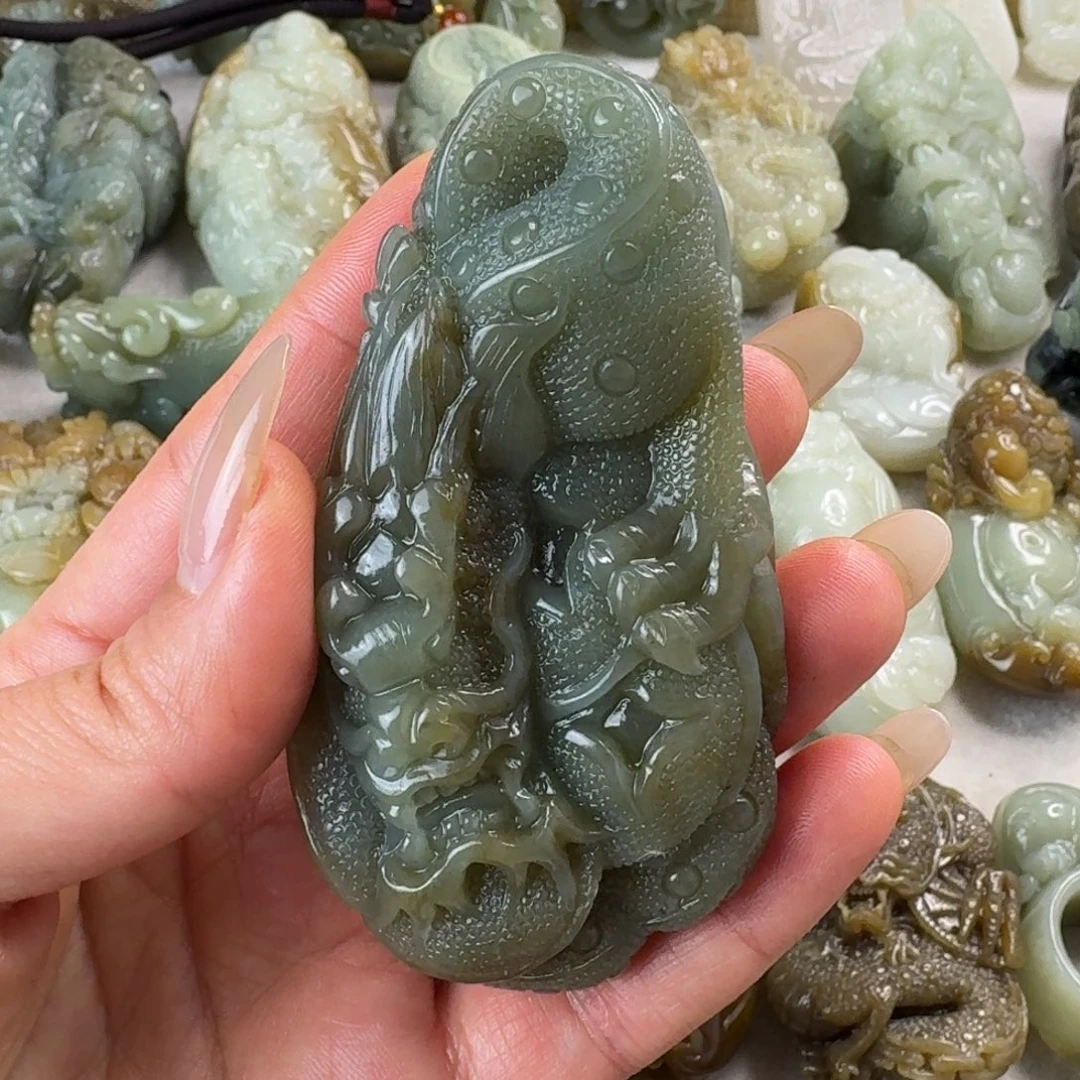 和田玉未镶嵌把件