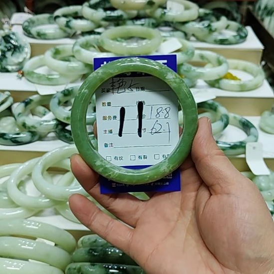 艳***子透闪石-蛇纹石玉未镶嵌手镯