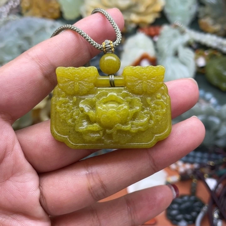蛇纹石玉吊坠未镶嵌