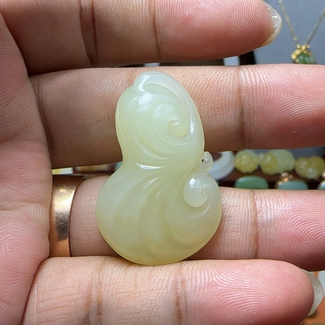 和田玉（黄玉）未镶嵌颈饰