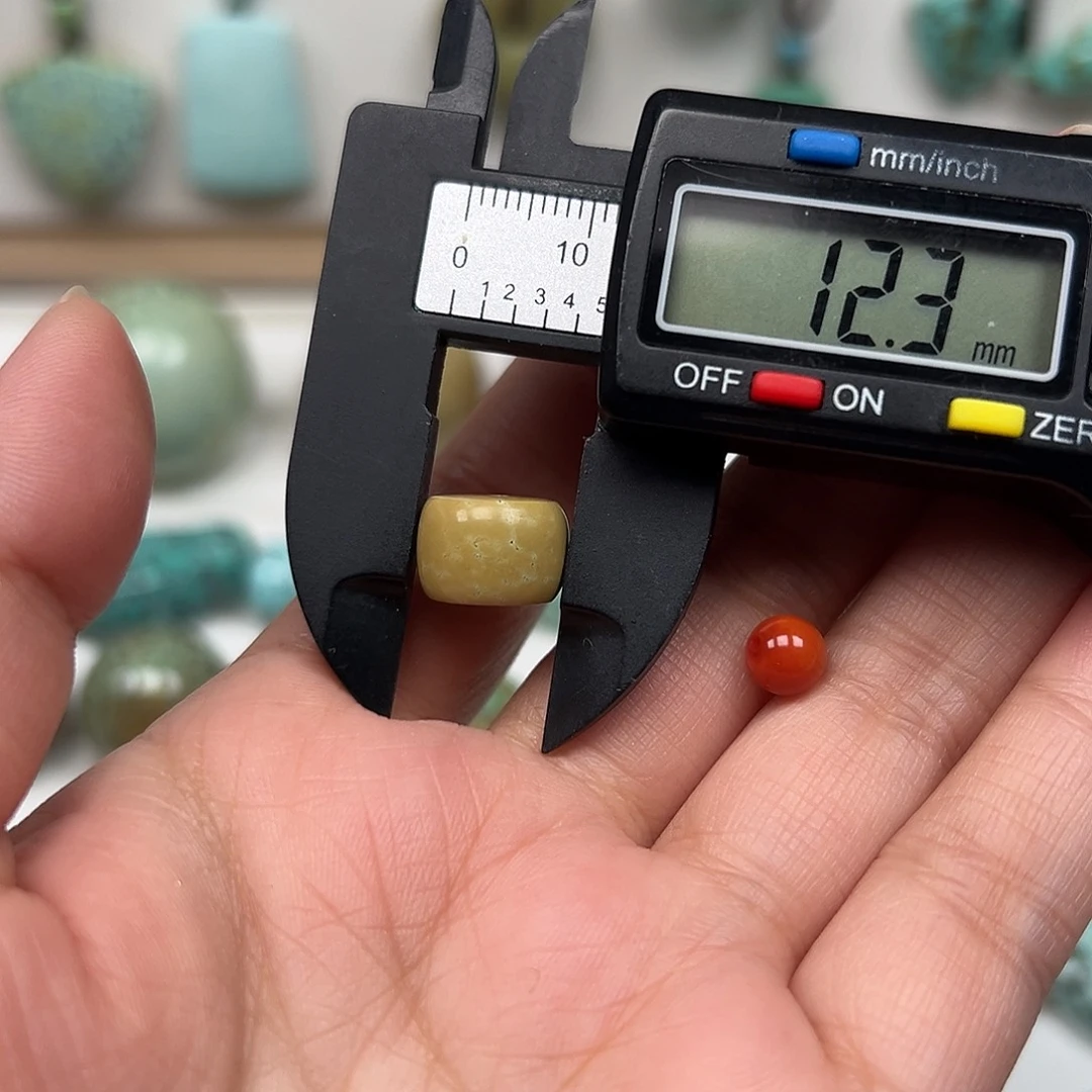 南红玛瑙未镶嵌珠宝奇石