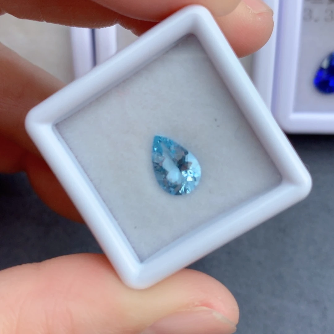 海蓝宝石笔搁未镶嵌1.03克拉裸石