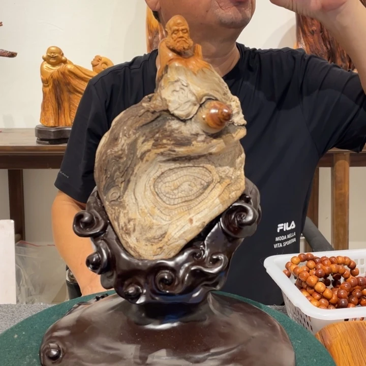 钦***瀚柏木（崖柏）达摩摆件