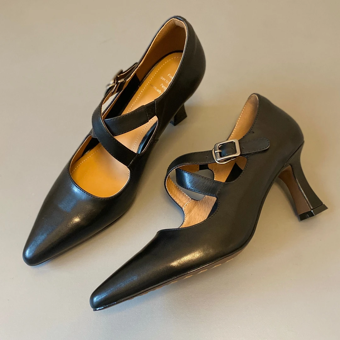 赫本风交叉带尖头高跟鞋女2025春季新款百搭显瘦浅口通勤细跟单鞋