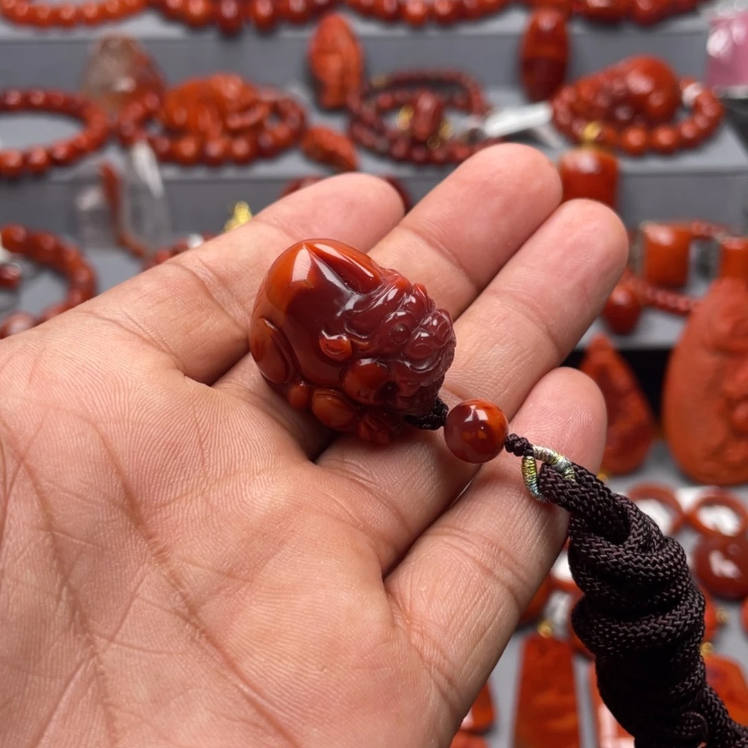 南红玛瑙未镶嵌珠宝奇石吊坠