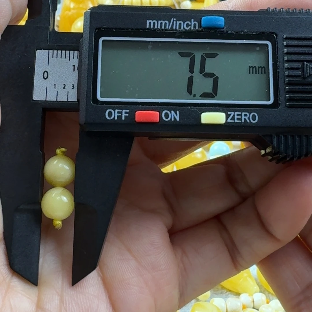 蜜蜡未镶嵌裸石12杂