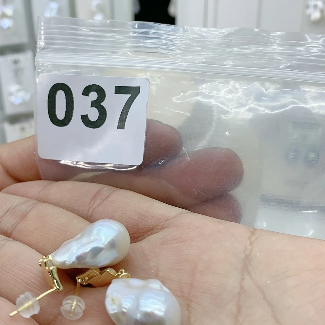 淡水珍珠颈饰合金