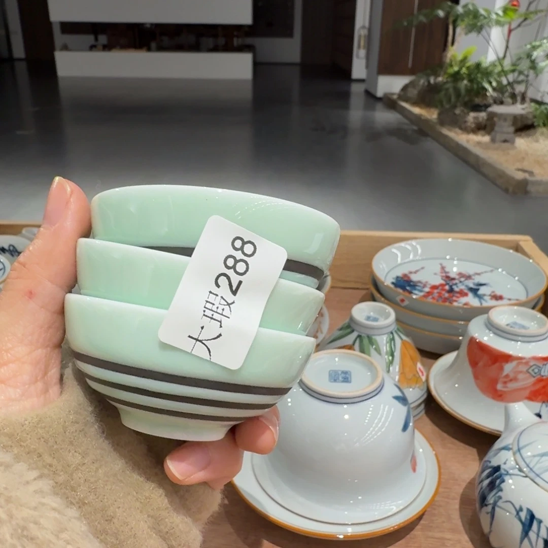 釉下手绘茶具微瑕