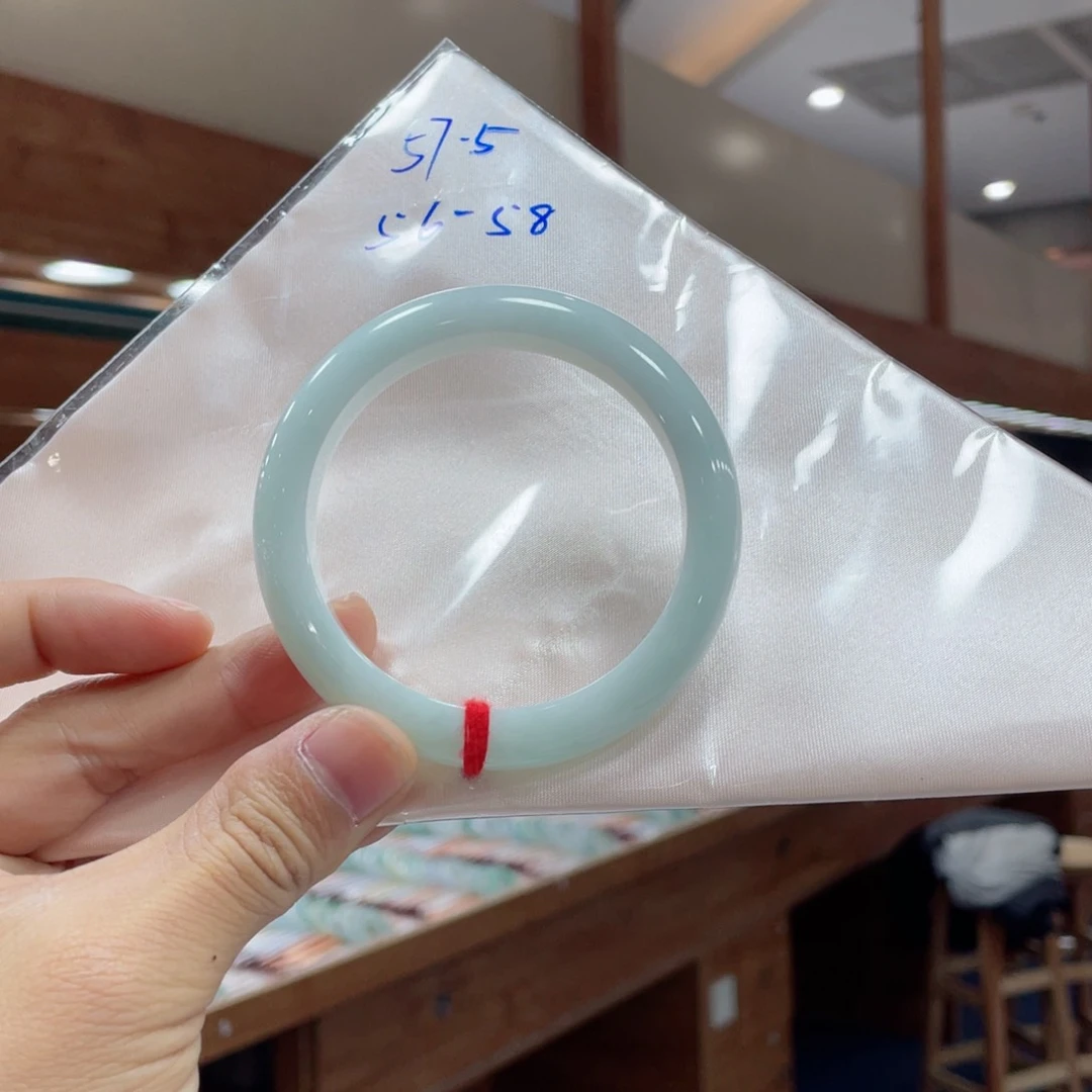 翡翠手镯未镶嵌买断