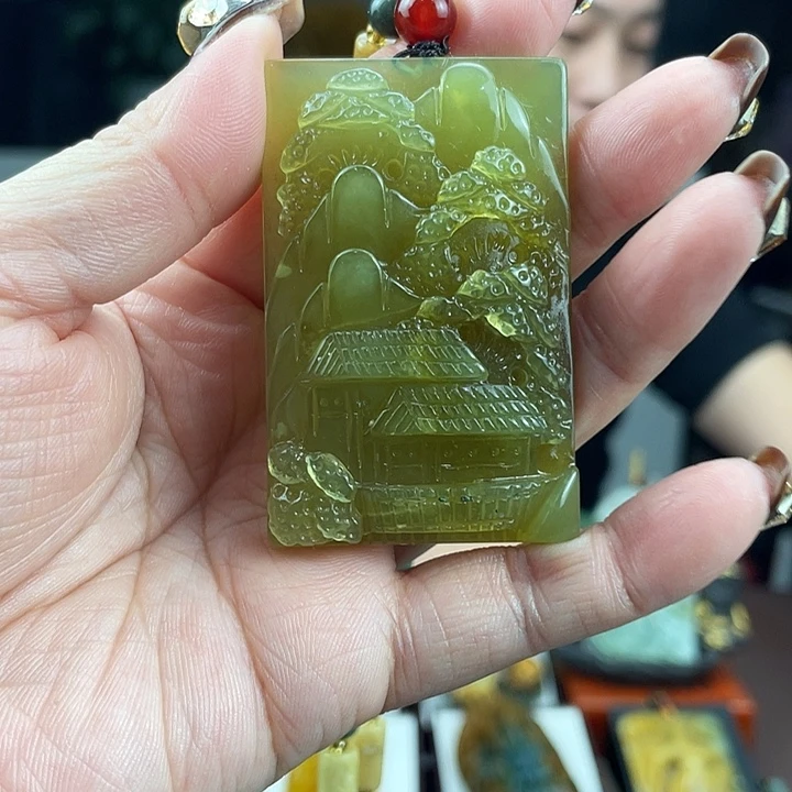 蛇纹石玉未镶嵌颈饰