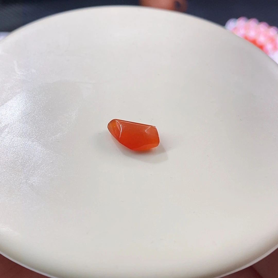 颈饰未镶嵌翡翠红翡随形