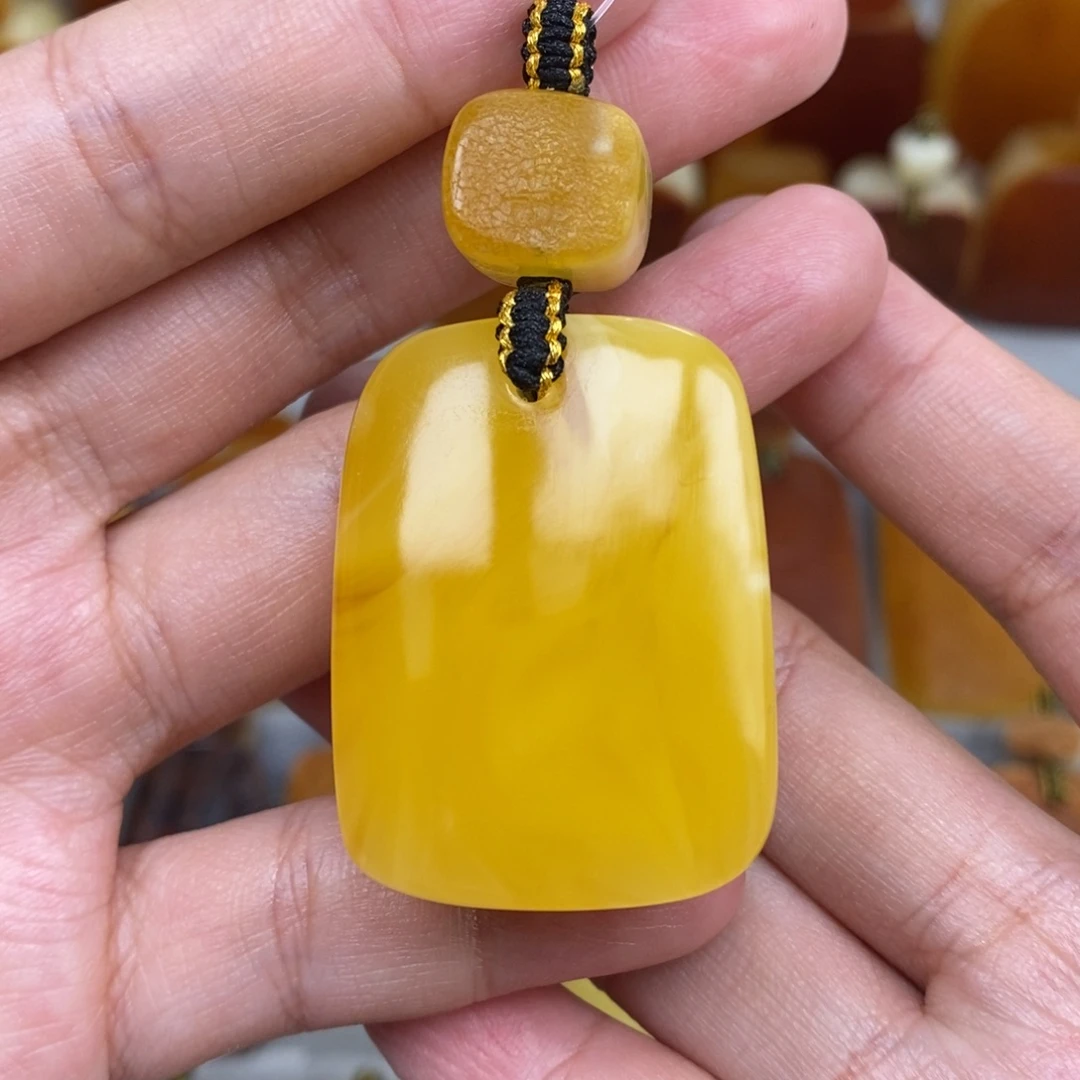 蜜蜡未镶嵌珠宝奇石