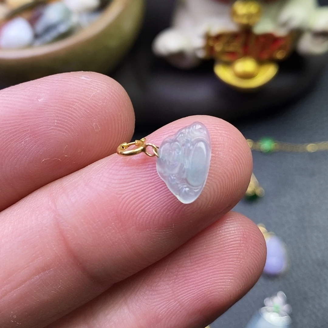 颈饰18K金镶嵌翡翠