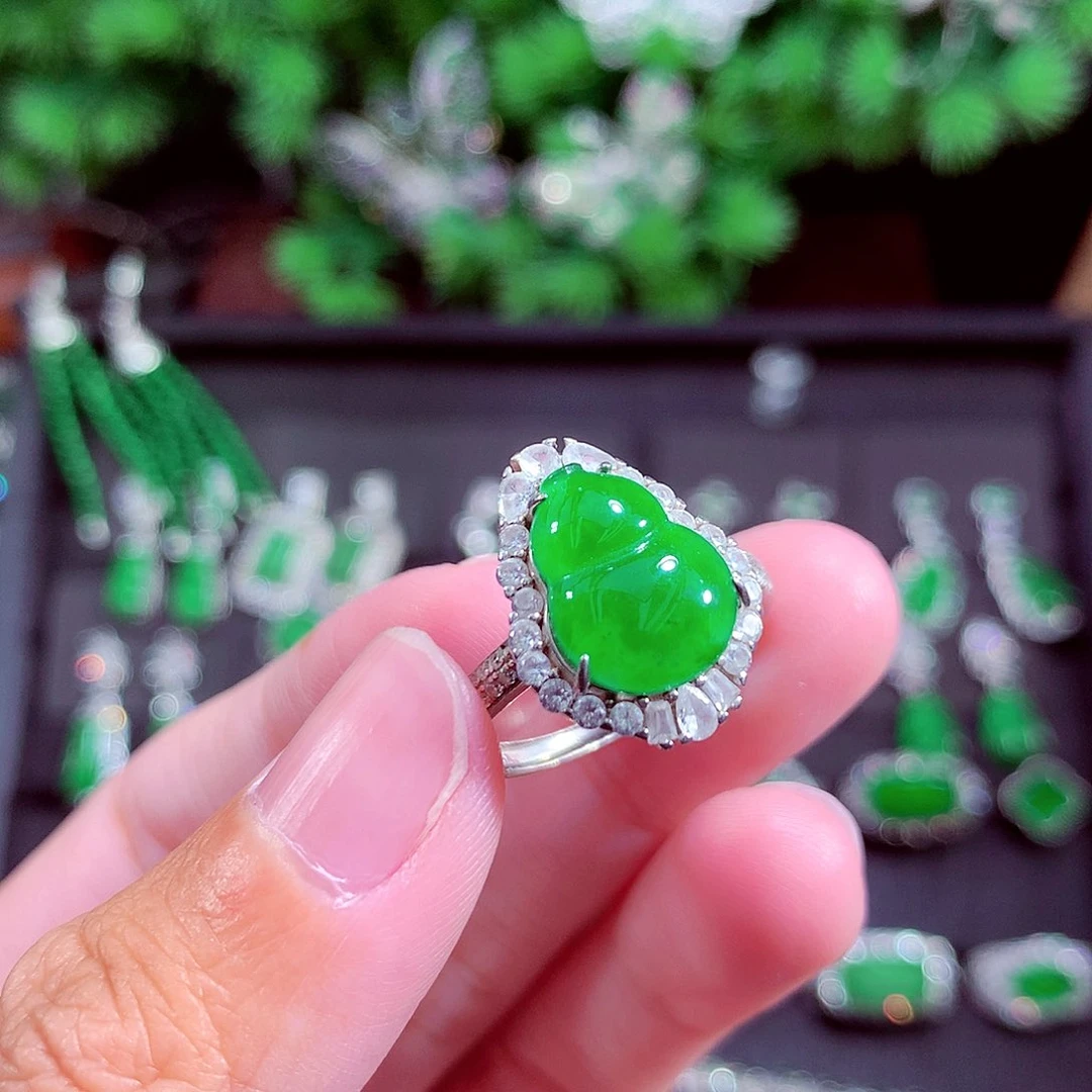 颈饰未镶嵌翡翠天然