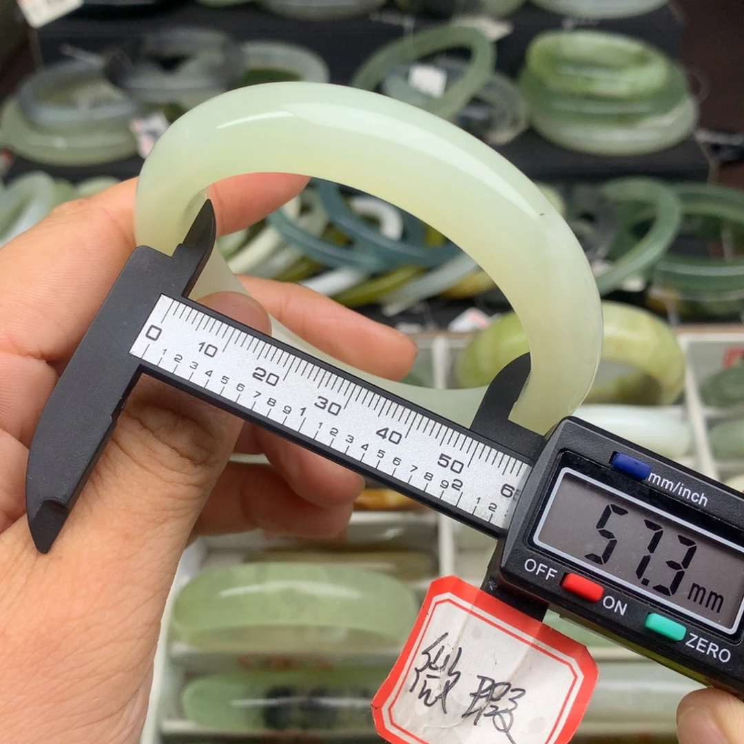 蛇纹石玉未镶嵌手镯493